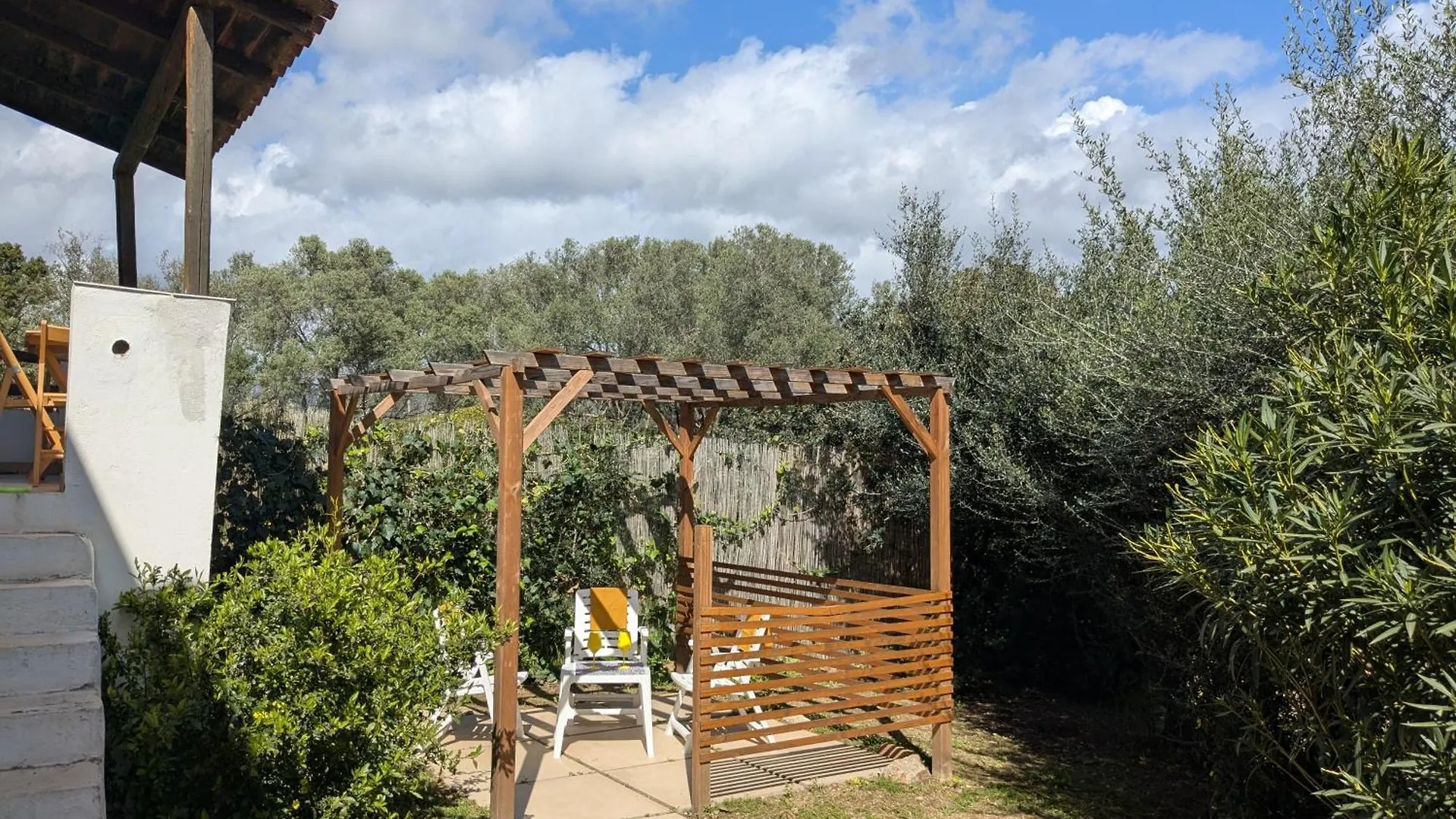 Villa Uliveto Rooms With Kitchen & Garden Chia