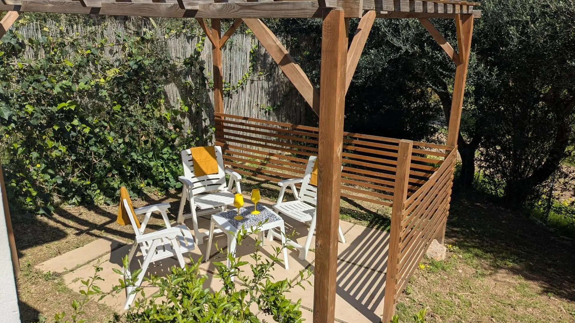 Villa Uliveto Rooms With Kitchen & Garden 0*, Chia