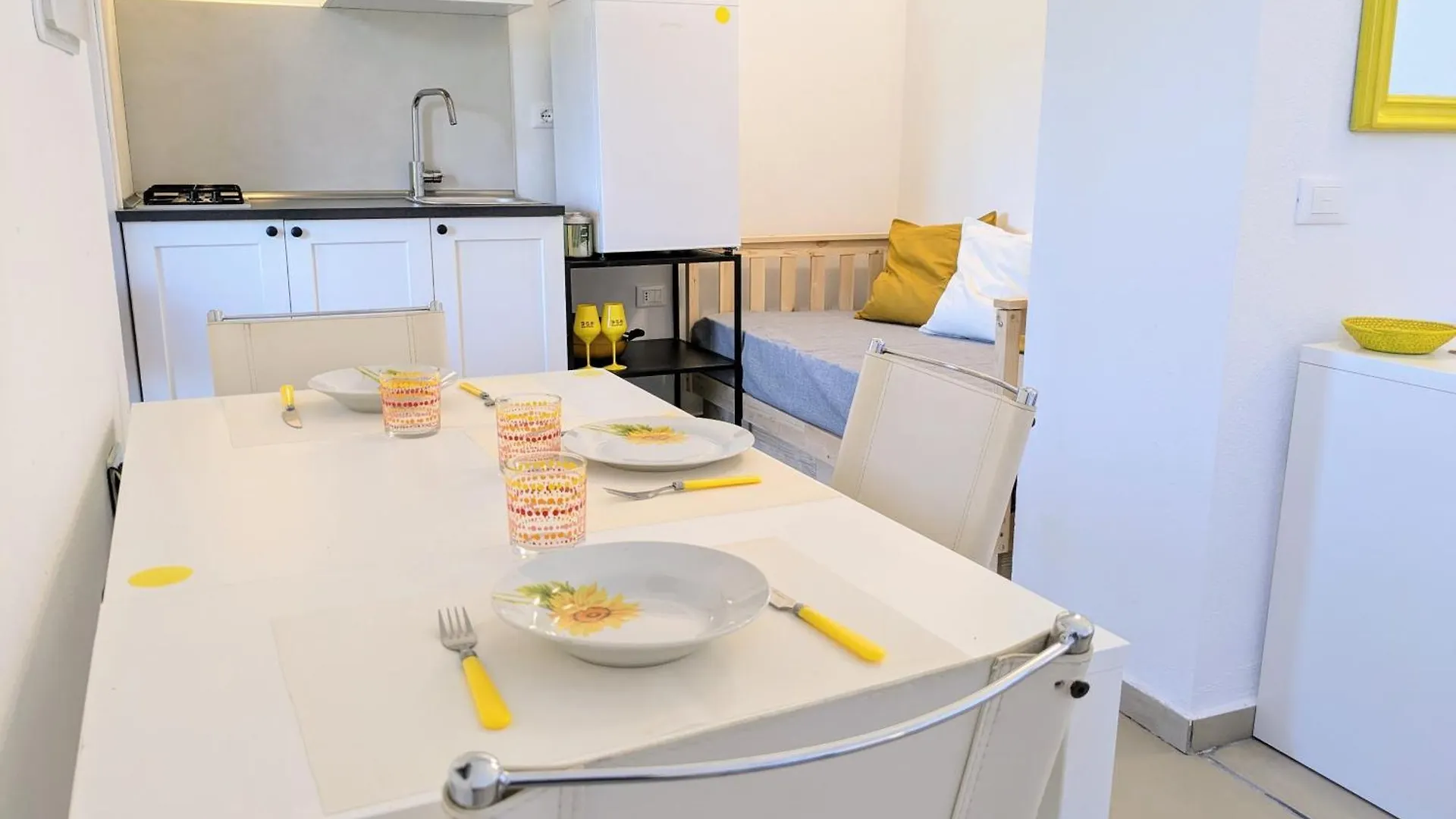Villa Uliveto Rooms With Kitchen & Garden 0*, Chia Ιταλία